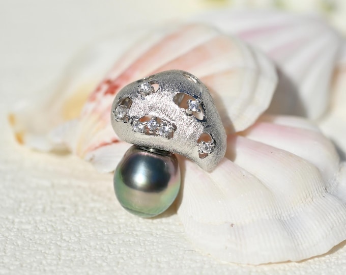 Tahitian Pearl Little Mushroom Brooch/Pendant: White Gold plated Silver, AAA, Peacock, Tahitian Pearl Pin, 10.4mm, AAA