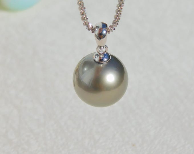 Pastel Pistachio Tahitian Pearl Pendant | 13.2mm | Solid 18k White Gold Bail (No Chain) | AAA | Pearl Pendant | Saltwater Pearl | Au750