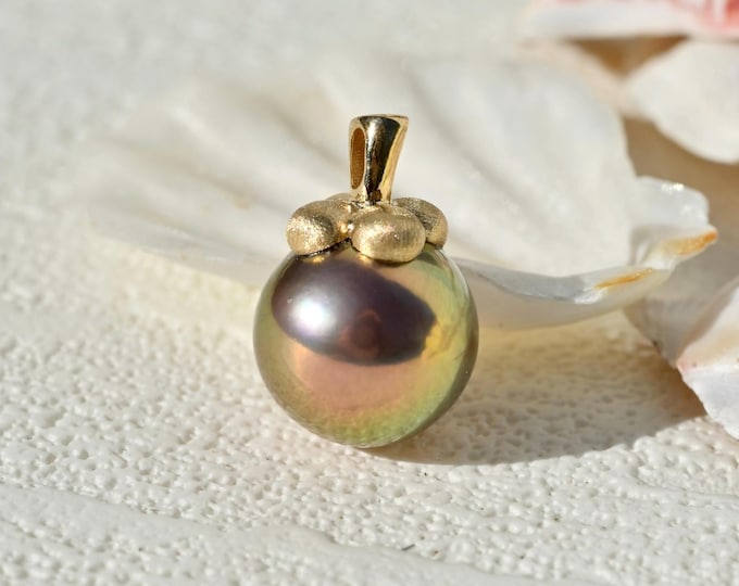 Super Metallic Pearl Pendant: Solid 18K Gold, 11.5mm, AAA+, Round, Flower Bail, Freshwater Pearl