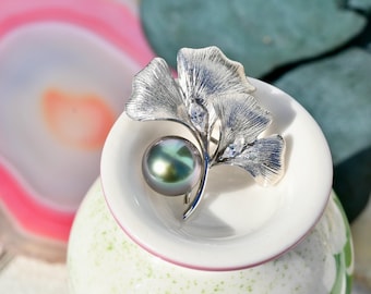 Ginkgo Leaf Brooch/Pendant: White Gold Plated Sterling Silver, S925, Aubergine, 10mm, AAA