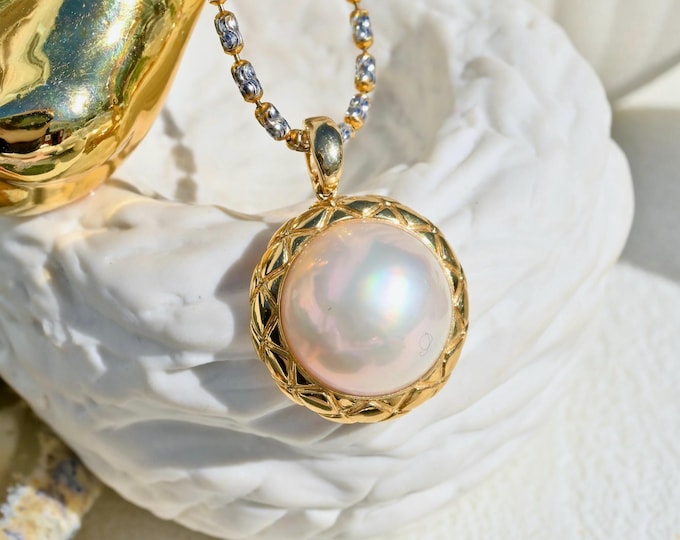 Japanese Saltwater Mabe Pearl Pendant Enhancer: Solid 18K Gold, Cream, 20.5mm, AAA