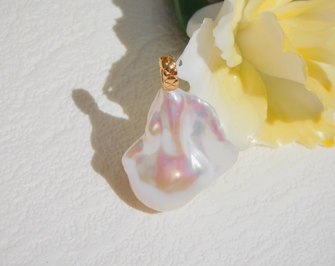 Large White Baroque Pearl Pendant | Rare Find | 22mm *28mm | Solid 18K Gold Bail ( No Chain) | Freshwater Pearl | Fireball | AAA+ | White