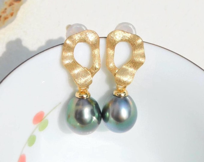 Vermeil Tahitian Pearl Earrings | Brushed Finish | Medium Peacock | AAA | Yellow Gold Plated Sterling Silver | 10mm | Black Pearl Earrings