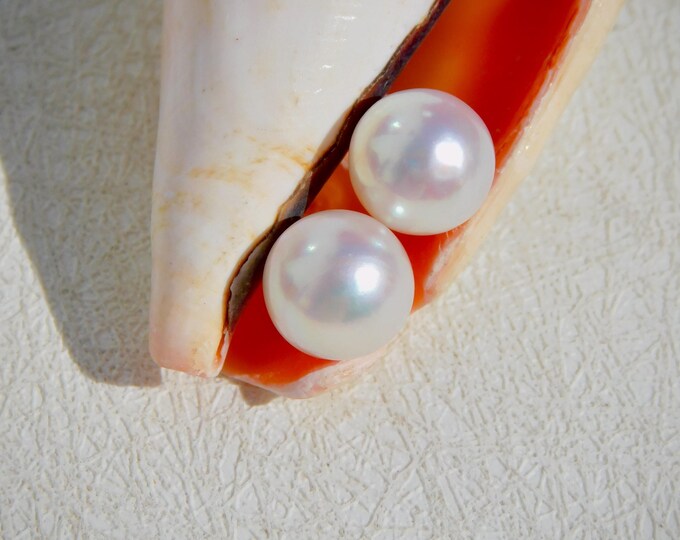 8.5mm Akoya Pearl Studs | Semi-Baroque | Solid 18k Gold | Japanese Pearls | Saltwater Pearl Studs | Baroque | White with Pink | Au750