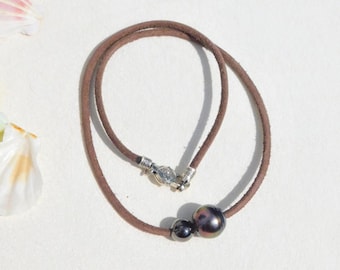 20 Inches Leather and Tahitian Pearl Necklace | 14.7mm | Circled Tahitian | Peacock | Pearl and Leather | Rhodium Plated Silver | Unisex