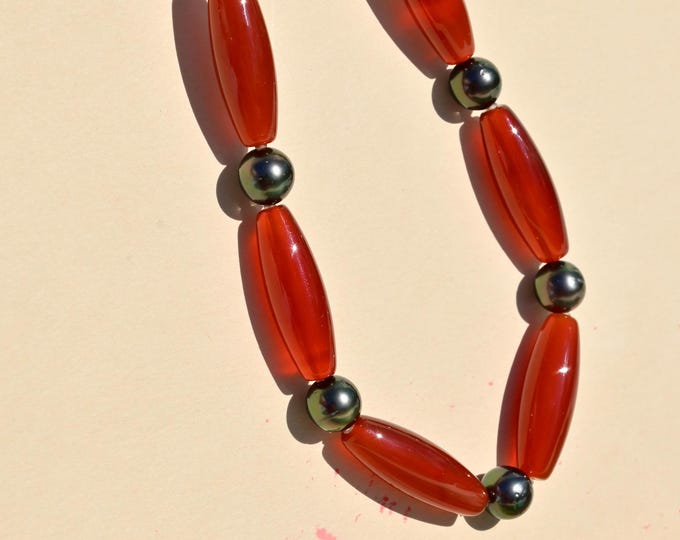 23.5 Inches Tahitian Pearl & Red Agate Necklace: Red and Green, Gemstone and Pearls