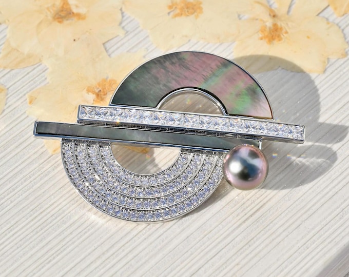 Double Rainbow Brooch: Tahitian Pearl, Black Mother-of-Pearl, AAA, 9.6mm, Aubergine