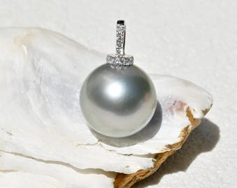 13.3mm Tahitian Pearl Pendant: Pastel Silver-gray Green,  Solid 18K White Gold, AAA, Black Pearl Pendant