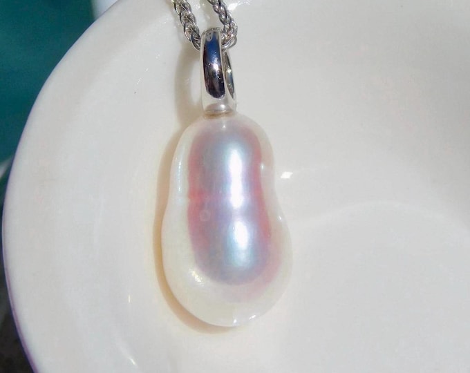 Petite Freshwater Keshi Pearl Pendant (No Chain) | Ultimate Luster | 7mm * 12mm | Solid 18k White Gold | White | Small Pearl Pendant
