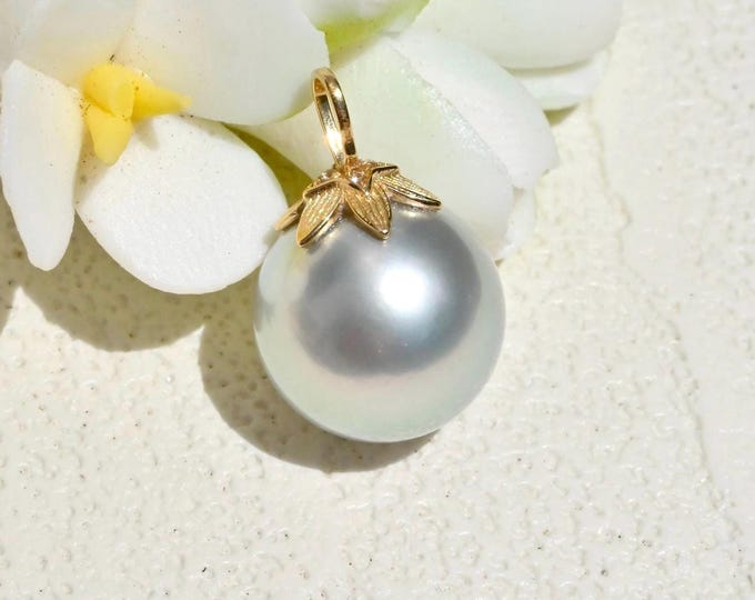 11.3mm Tahitian Pearl Pendant: Solid 18K Gold Leaf Bail, Pastel Silver Gray Green, AAA