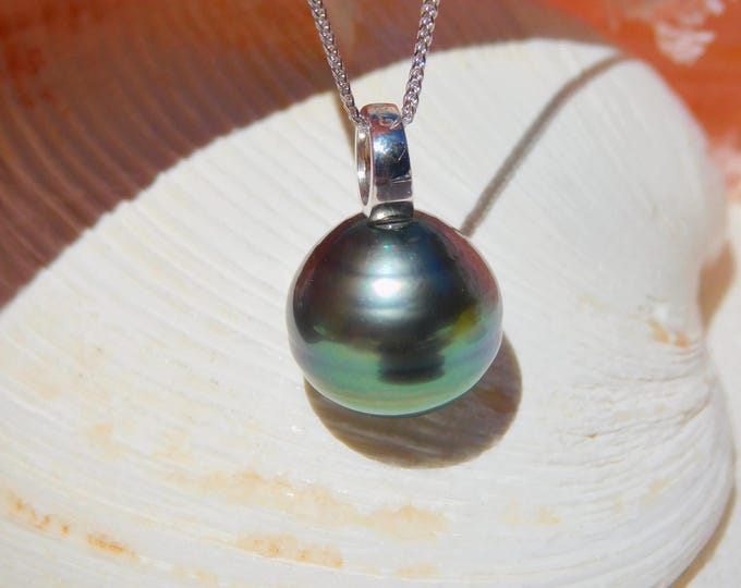 Blue Green Circled Tahitian Pearl Pendant | 11.7mm | Peacock | Solid 18k White Gold | AAA | Single Pearl Pendant | Saltwater Pearl | Au750
