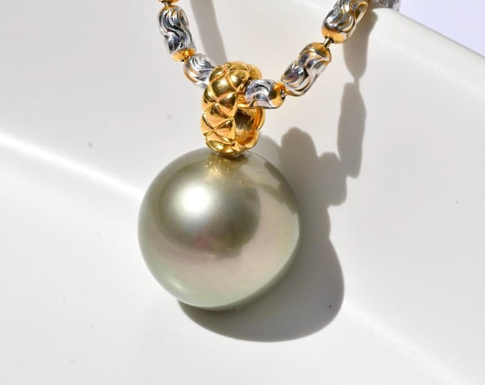 11.2mm Pistachio Tahitian Pearl Pendant: Solid 18K Gold Bail, AAA, Black Pearl, Green