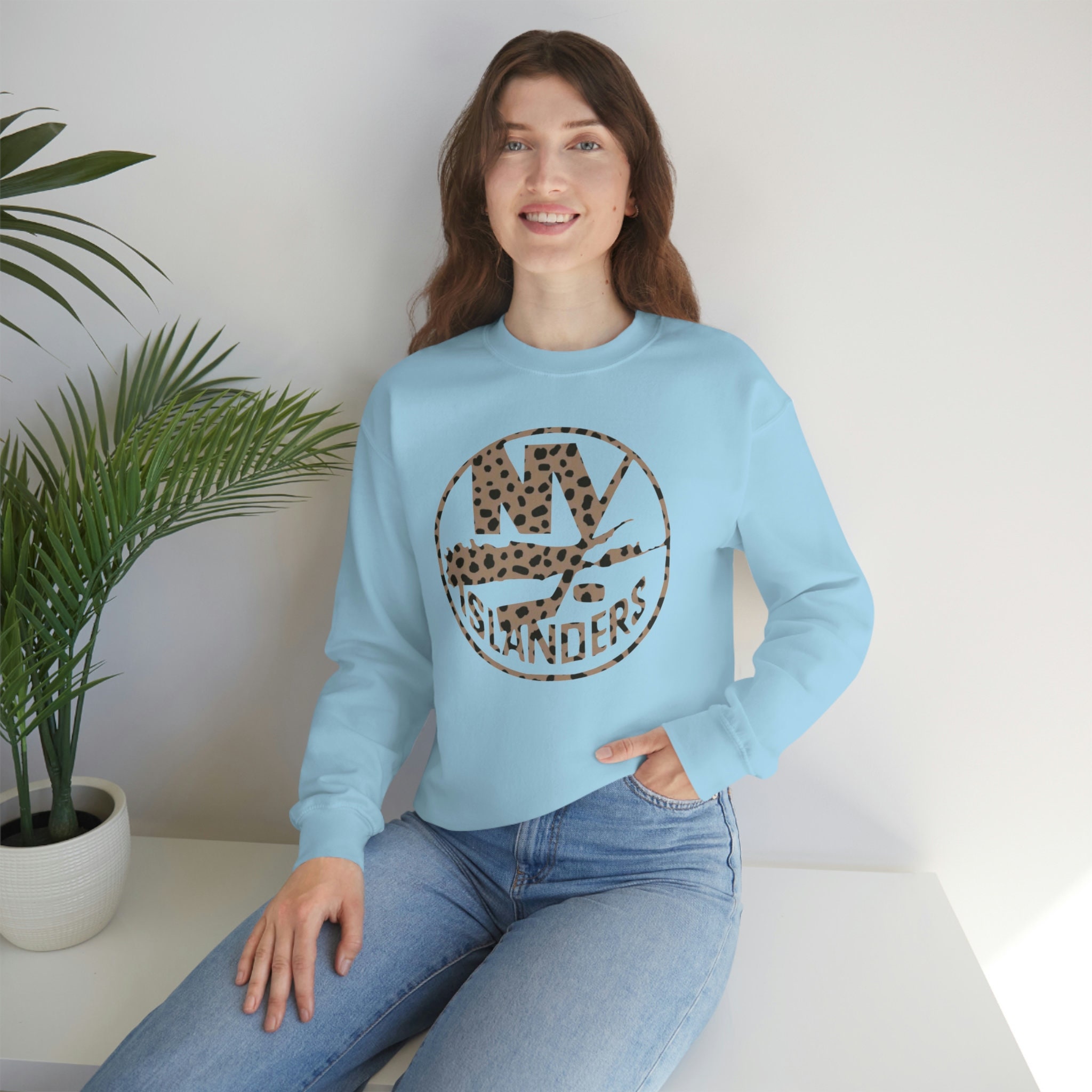 Orange Cheetah Print New York Islanders Sweatshirt S / Dark Heather