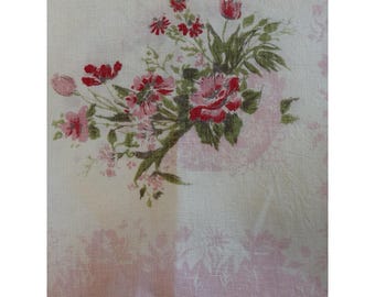 Vintage 50s Rose Pink Floral Cottage Tablecloth Romantic Garden Kitchen 51 X 66