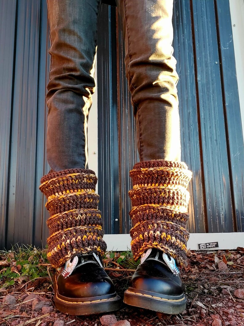 Pair of loose brown/orange gradient gaiters made entirely by hand, crochet image 2