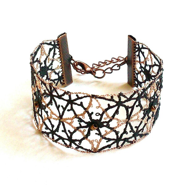 Bracelet manchette en dentelle aux fuseaux fait main en coton et fils métallisés pour femme