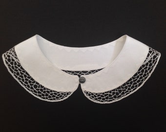 Removable white cotton collar lined with handmade spindle lace cracked pattern for women