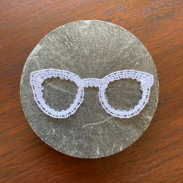 Appliqué en véritable dentelle aux fuseaux fait main en coton blanc collection lunettes à coudre ou à coller