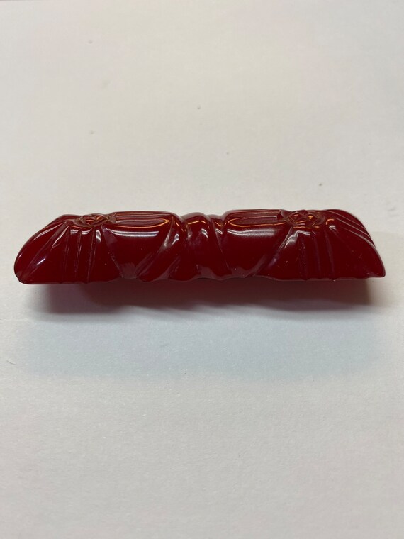 Vintage Red Carved Bakelite Bar Pin - image 4