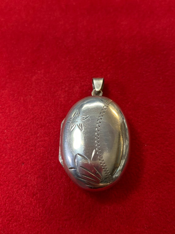 Vintage Sterling Silver Locket - image 1