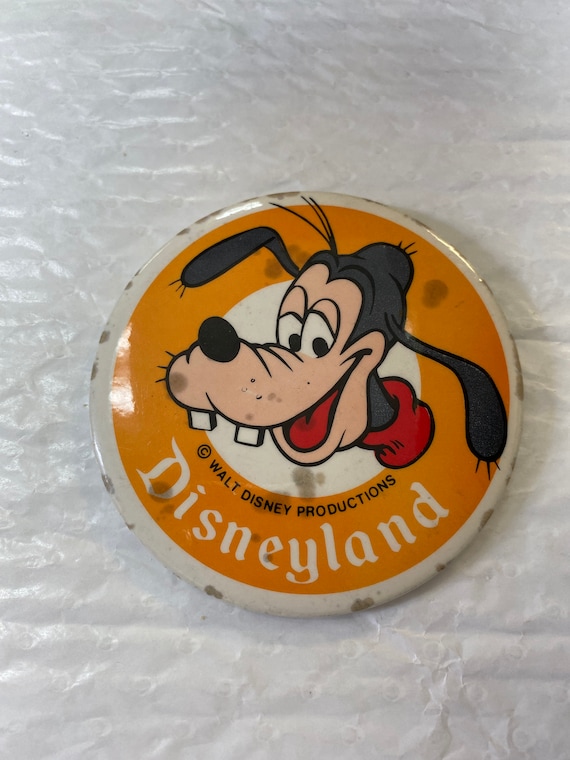 Vintage Disneyland Goofy Pin