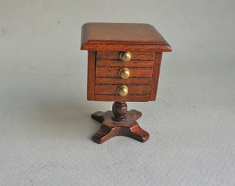 Dollhouse, Miniature, Reminiscence End Table ~ VIntage