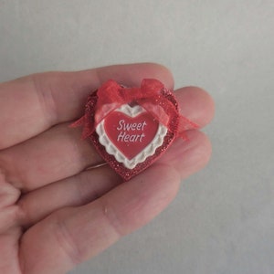 Valentine Sweet Heart ~ Non Opening ~ Dollhouse Miniature