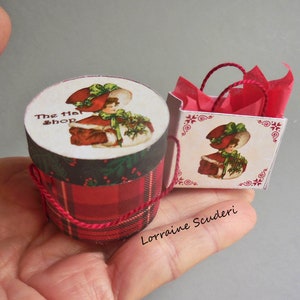 Christmas Hat Box and Shopping Bag ~ Dollhouse Miniature