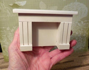 White Wood Fireplace Mantel ~ Retired ~ Dollhouse Miniature