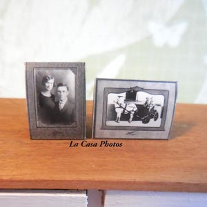 Instant Ancestors ~ La Casa Photo Cards ~ Miniatura per casa delle bambole