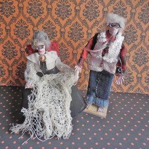 Halloween ~ Grandma and Grandpa Skeleton ~ Dollhouse Miniatures