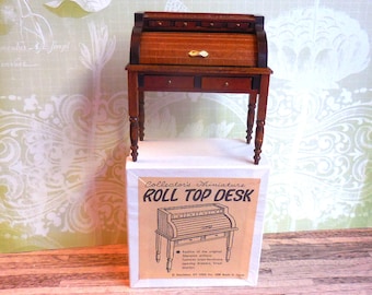 Escritorio Shackman con tapa enrollable ~ Casa de muñecas en miniatura