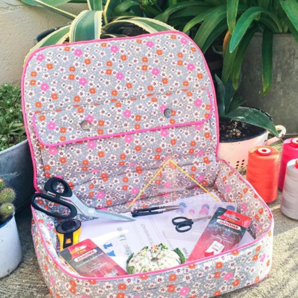 PDF sewing pattern The Suitcase or The Vanity - Size of the suitcase: 38 cm X 30 cm X 8 cm