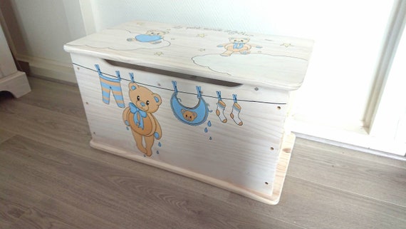 heart toy box