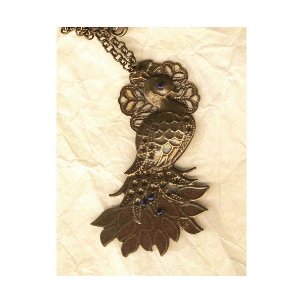 Collier paon aux yeux bleus, sautoir, chaîne perlée et pendentif filigrane bronze avec strass, bijou fait-main, création pièce unique