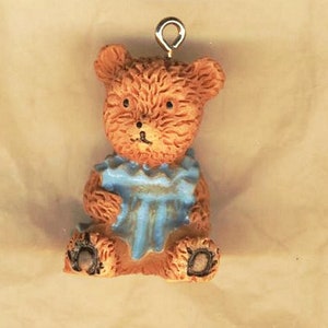 Pendentifs ourson, Teddy Bear à noeud papillon, 3 couleurs au choix, bijou pour enfant ou porte-clef kawaï image 3