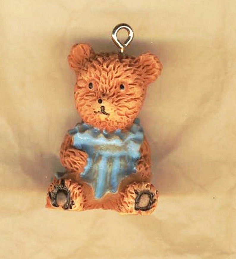 Pendentifs ourson, Teddy Bear à noeud papillon, 3 couleurs au choix, bijou pour enfant ou porte-clef kawaï image 3