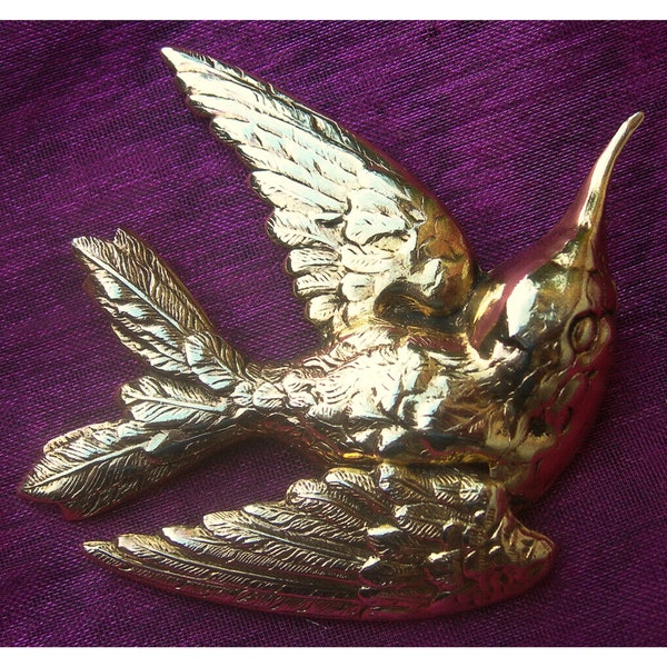 Grande broche oiseau en métal doré, colibri, lumineuse, 75 millimètres, bijou vintage à l'état du neuf, cadeau pour homme ou femme