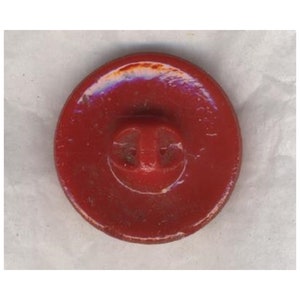 Anciens boutons rouges en pâte de verre, lot de 4 pièces gravés et peintes, 24 mm, embellissement couture, collection années 40, rares image 4