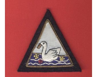 Swan or white duck application, embroidered triangle patch to sew or glue, children's sewing embellishment, card making, scrapbooking