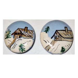 Two homemade buttons in the snow, small chalet, varnished painted wood, 27 mm, domed, sewing, ornament, vintage image 1
