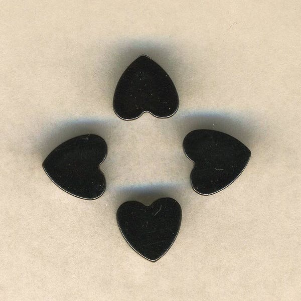 Perles coeurs noirs en hématite, quatre perles plates de 8 millimètres en pierre taillée, pour création de tout bijoux