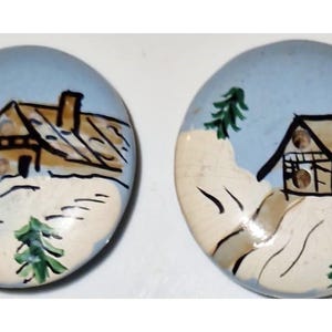 Two homemade buttons in the snow, small chalet, varnished painted wood, 27 mm, domed, sewing, ornament, vintage image 2