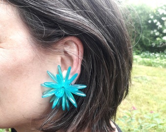 Pendientes de flores azules, cierre de clip, clips de oreja grandes, joyas vintage en nuevas condiciones, joyas de verano