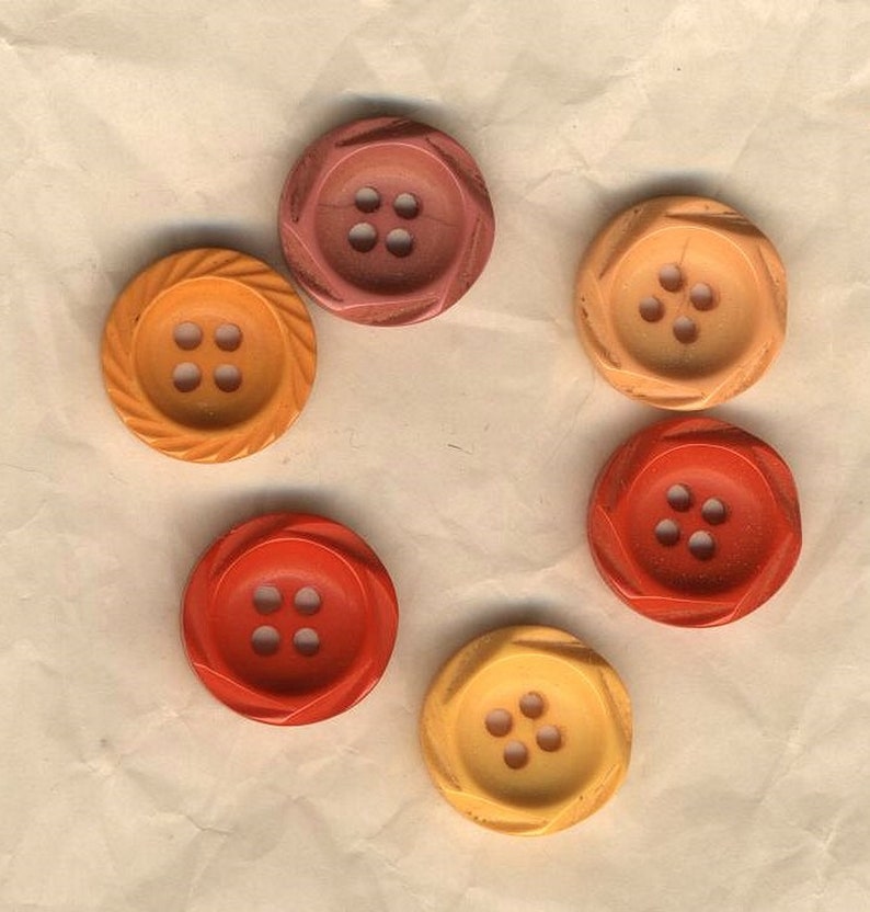 Six boutons en mélange de couleurs chaudes boutons à quatre image 0