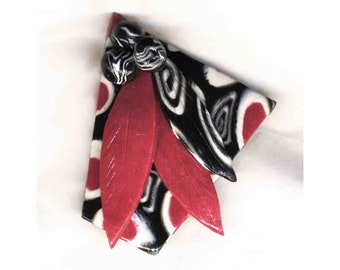 Large red and black winged insect brooch, stylized cicada, 40/50 millimeters, resin, vintage, unique piece