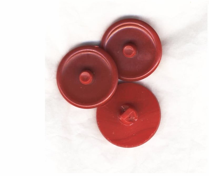 Anciens boutons rouges en pâte de verre, lot de 4 pièces gravés et peintes, 24 mm, embellissement couture, collection années 40, rares image 5