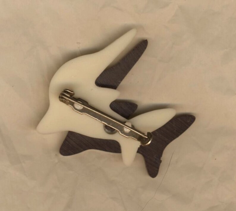 70s vintage resin jewelry Vintage two-coloured dolphin brooch