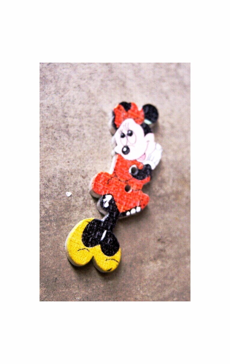 Bouton Minnie Mouse 40/13 mm couture vintage collection image 0