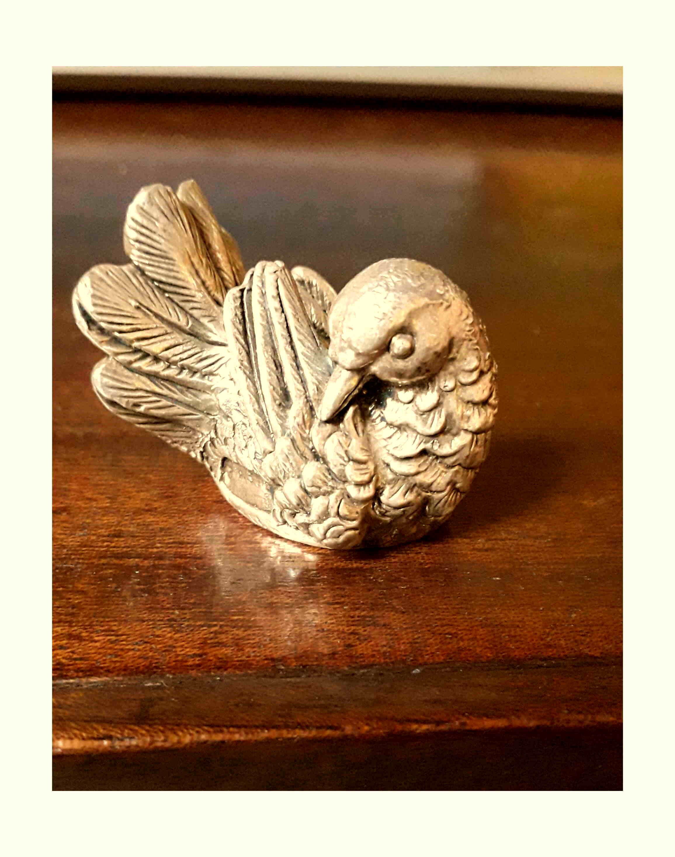 Oiseau de Métal Bronze Argenté, Pigeon Se Lissant Les Plumes, Vintage, 4-5 cm Pour Décoration, Vitri